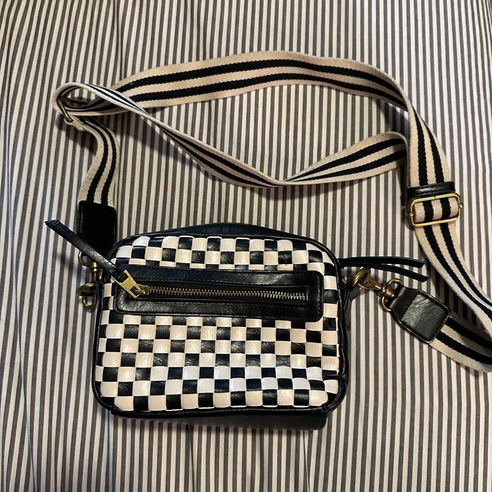 Universal Threads Crossbody Purse